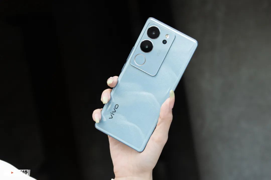 What will the appearance and photography of midrange mobile phones