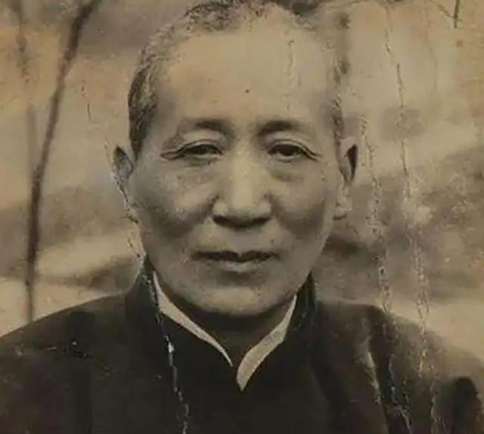 In 2010, more than a thousand descendants sacrificed to Liu Wencai to ...