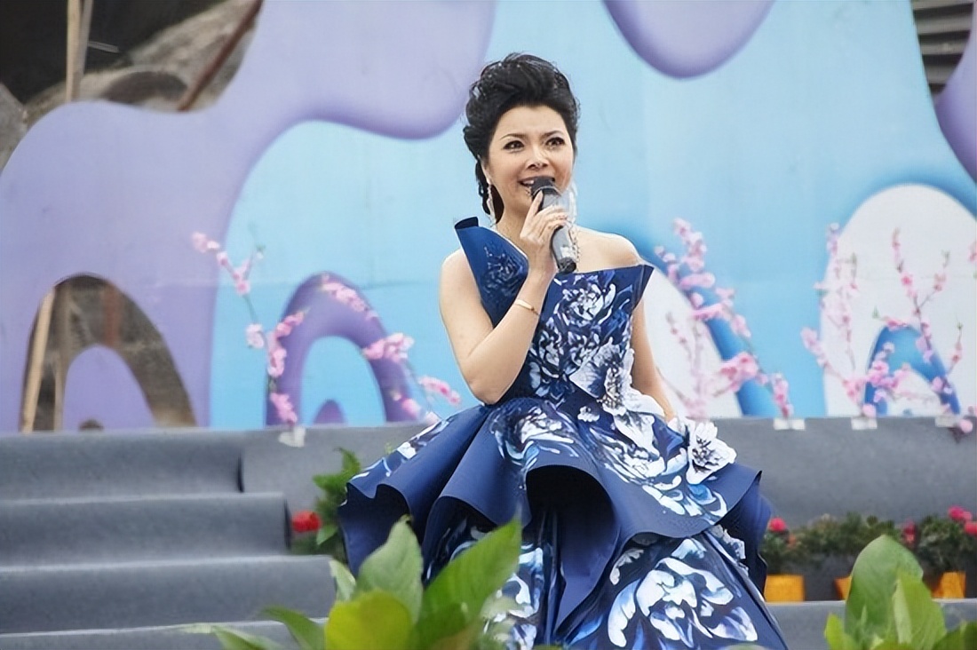 Take stock of the top ten singers and stars of the Zhuang nationality ...