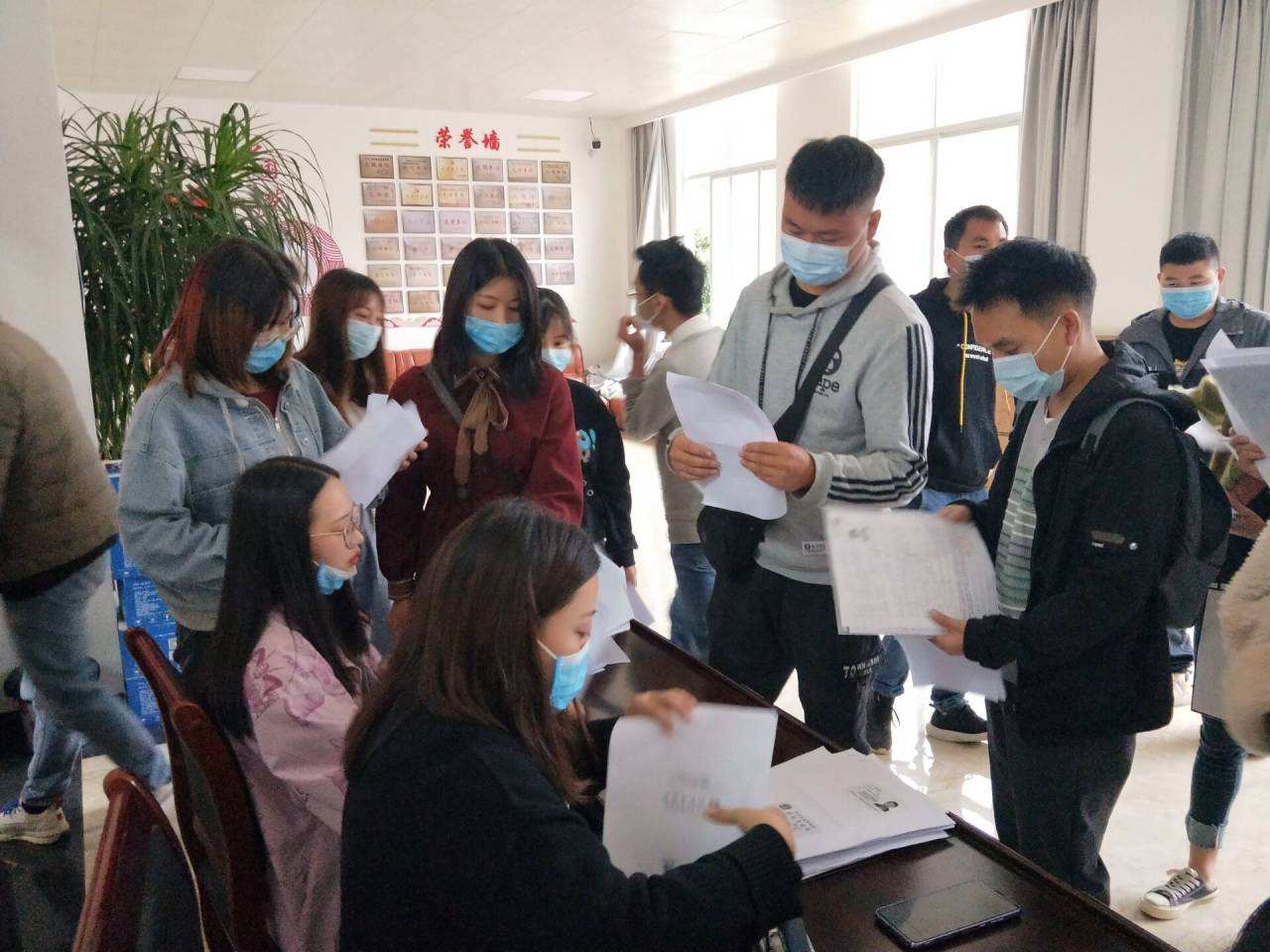 The good news of past students, an "iron rice bowl" recruits people on