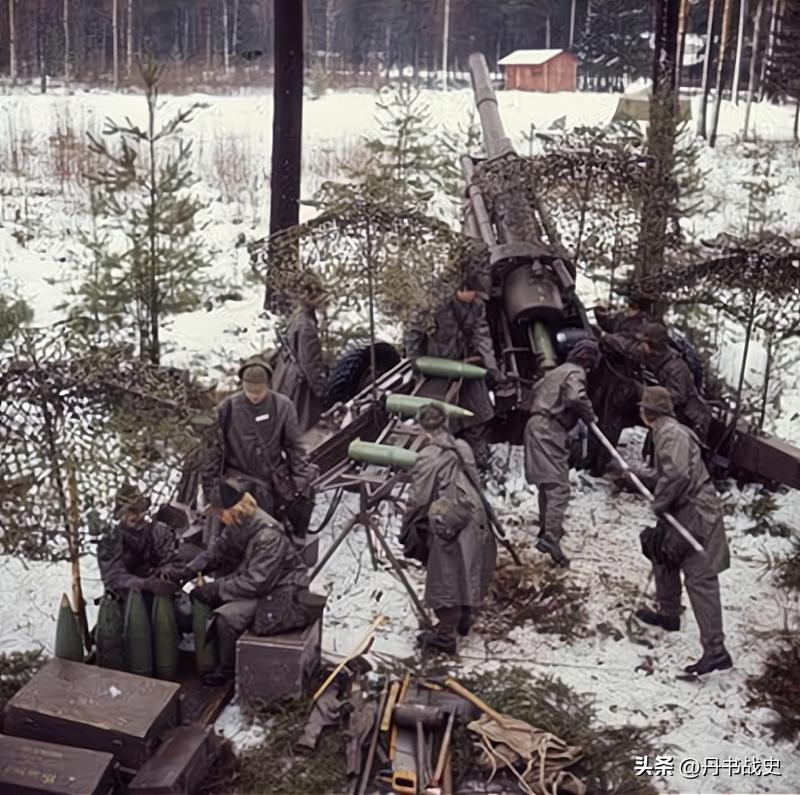 The first howitzer designed by France after World War II - M50 155 mm ...