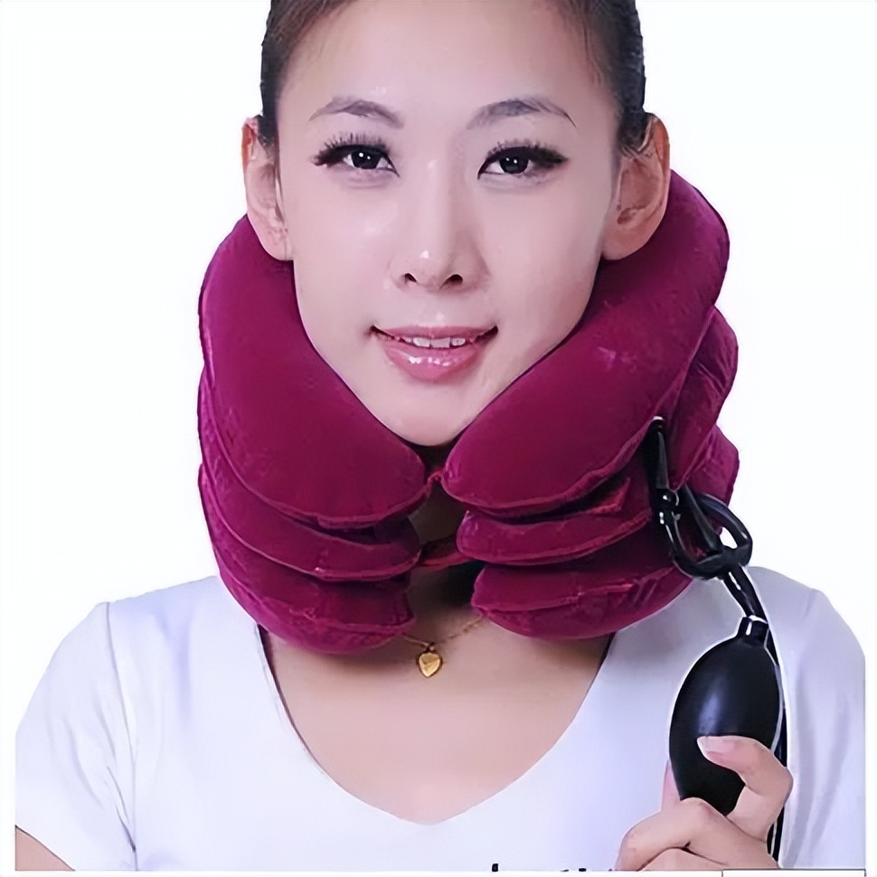 Is the black neck brace worn by Sister Tranquility really useful? iNEWS