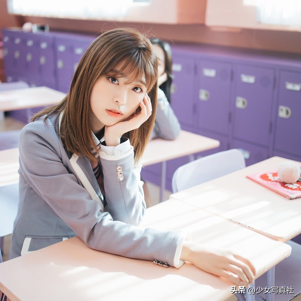 Popular Korean female anchor Doyeong iNEWS