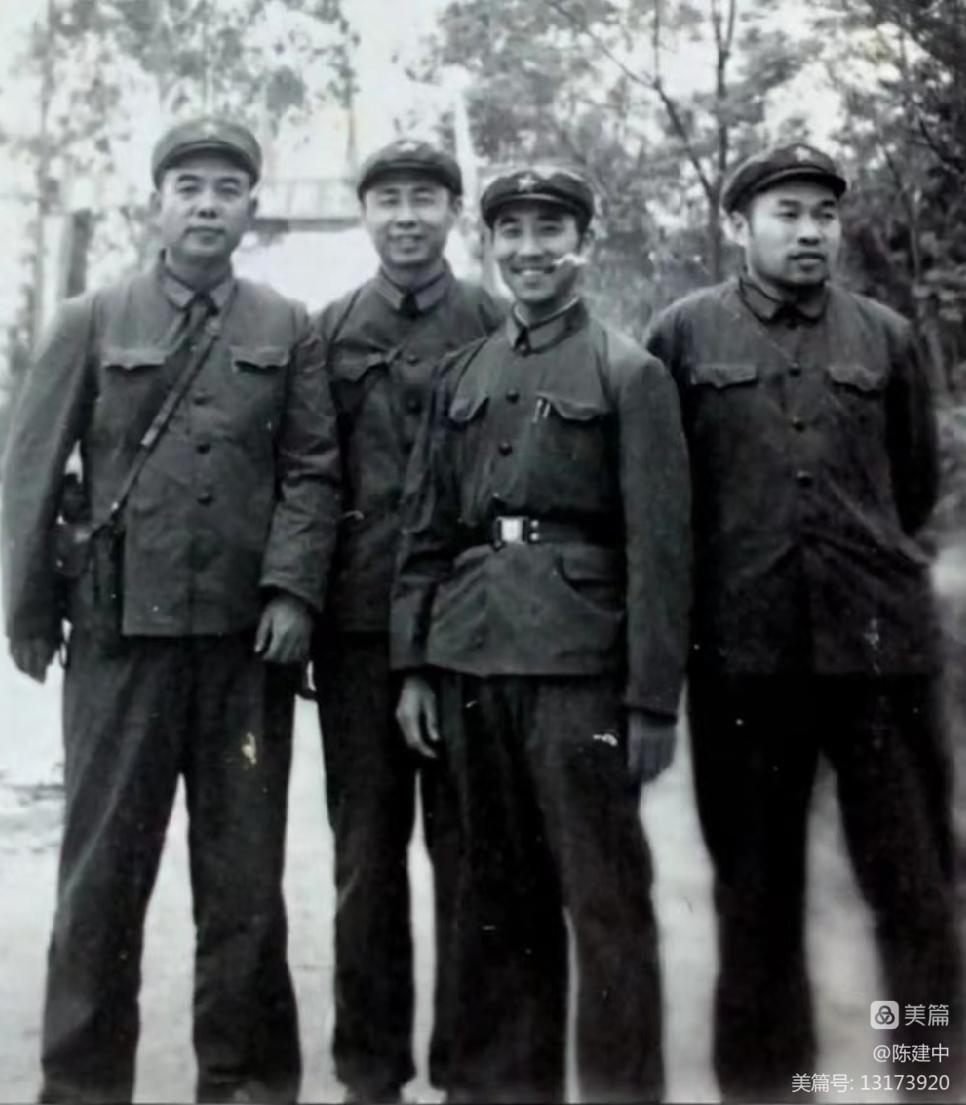 Military Past: Communication Soldier Du Zhengqian - iNEWS