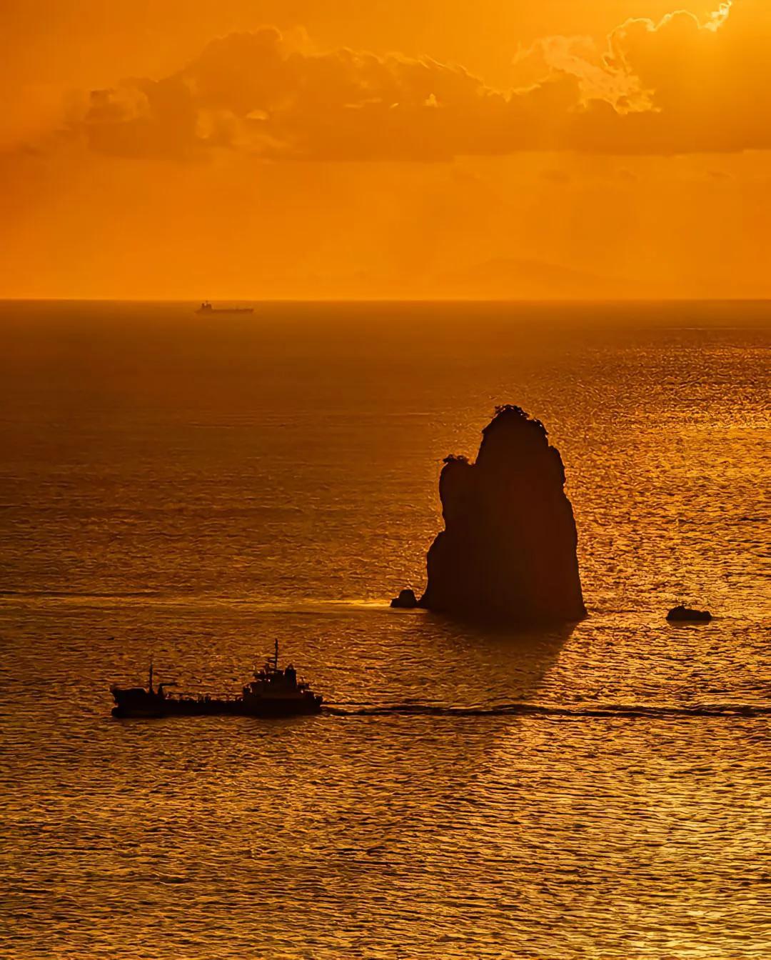 Those beautiful sentences describing the dusk, each sentence is as