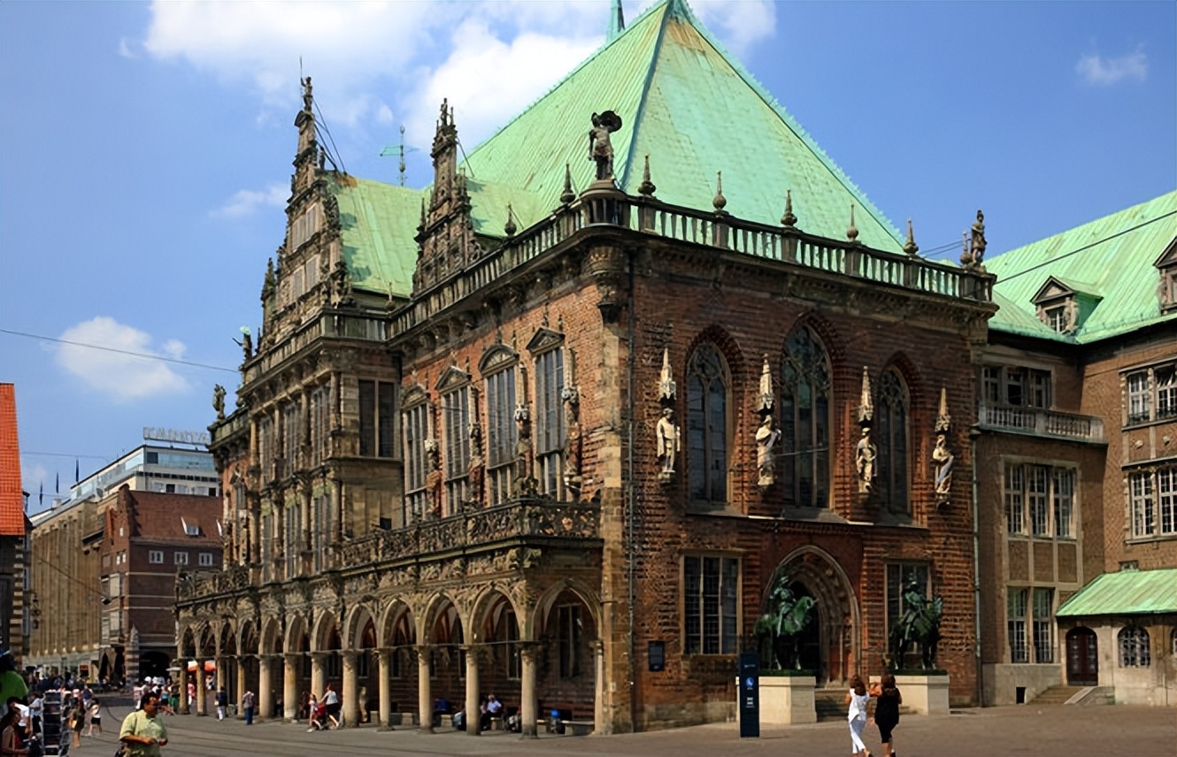 Bremen City Hall A historic building and cultural changes in different