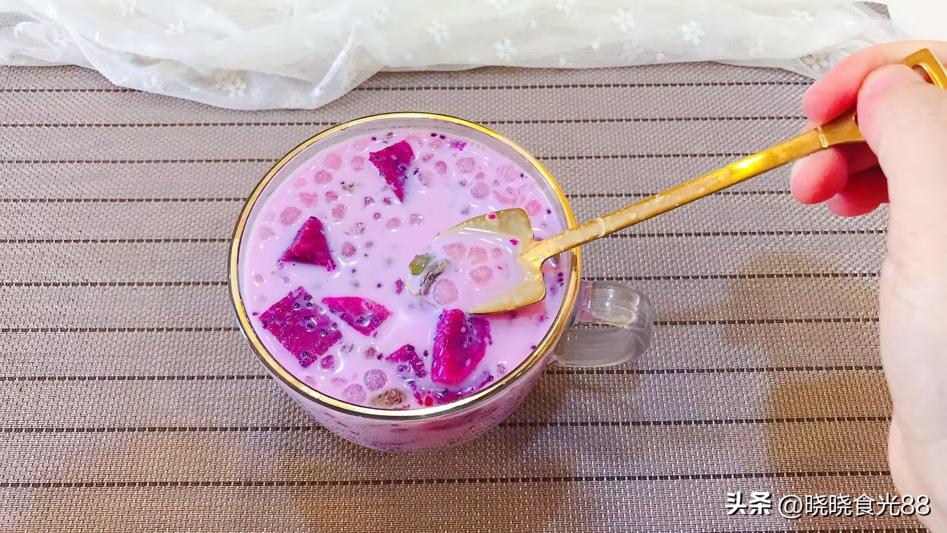 After the fall, drink less milk tea, you can make these two desserts for family and friends to