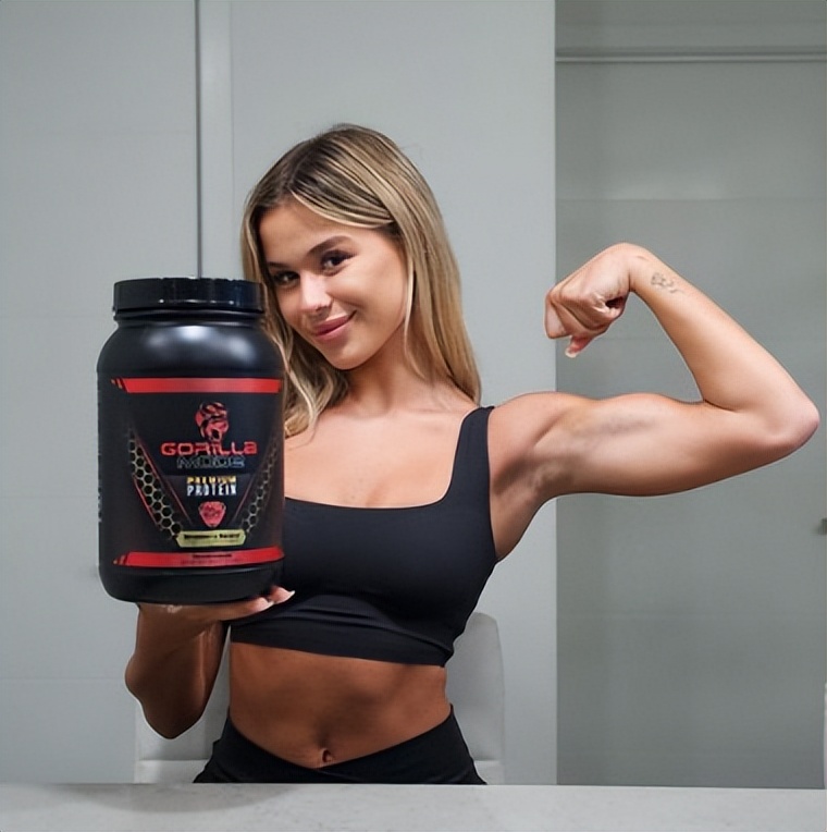 Fitness model with curvy breasts and buttocks Noelle Leyva iNEWS