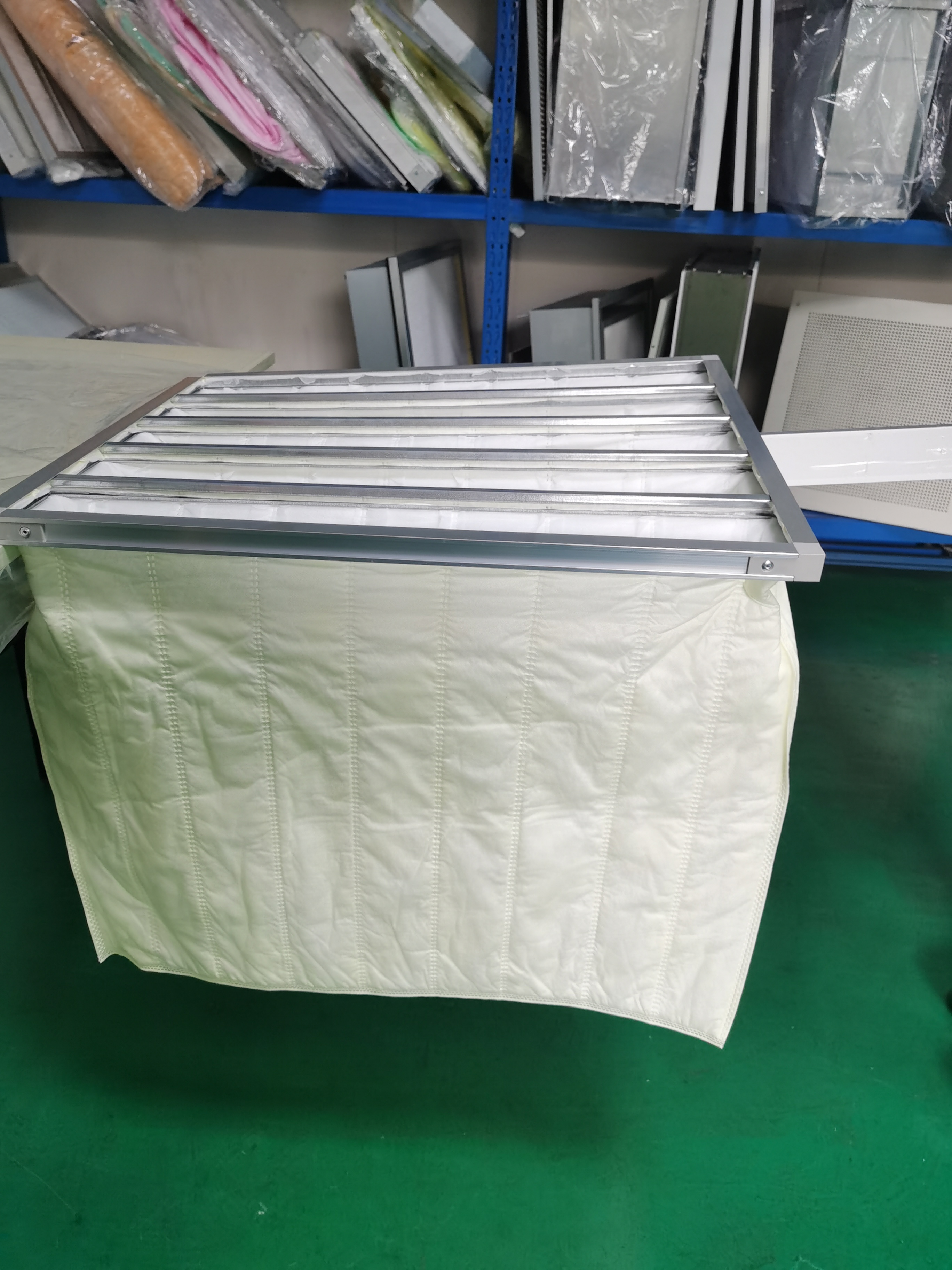 How to choose the two filter materials of f8 bag type mediumefficiency