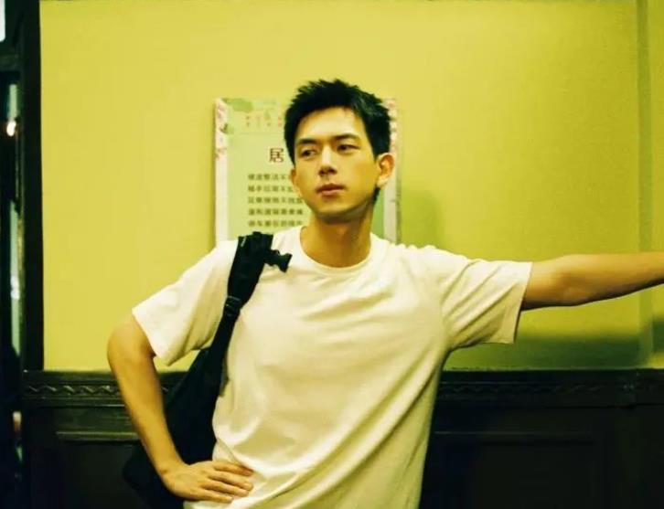 Li Xian is suspected to be in love with a female celebrity