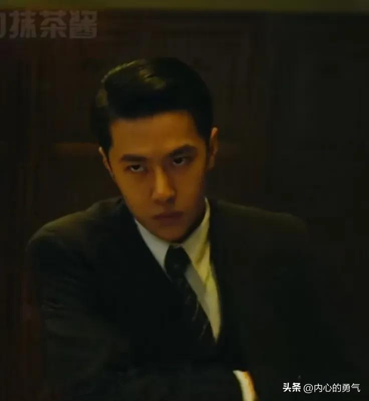 "Hidden Blade" Review iNEWS