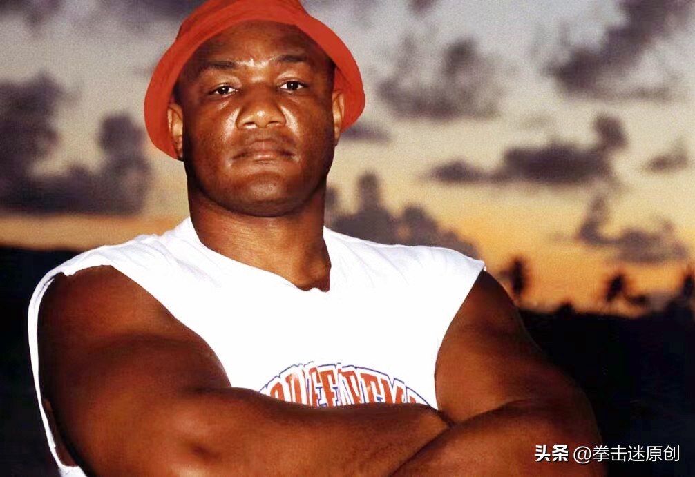 Foreman named the 10 best heavyweight boxers Tyson 8th, Fury, Wilder