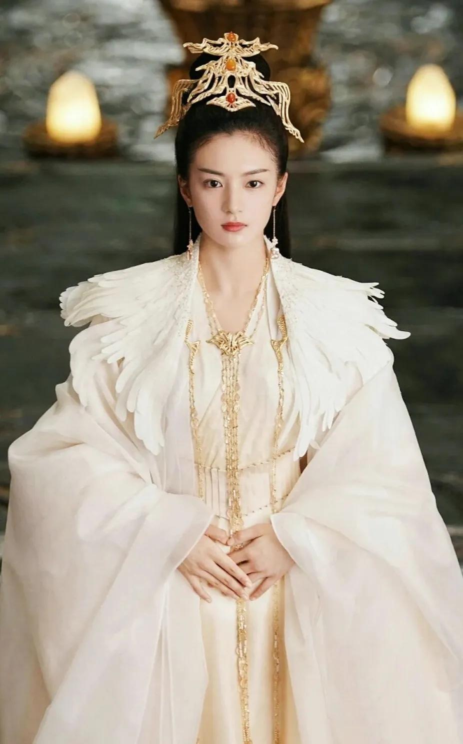 Feng Ran played by Zhang Yaqin in 