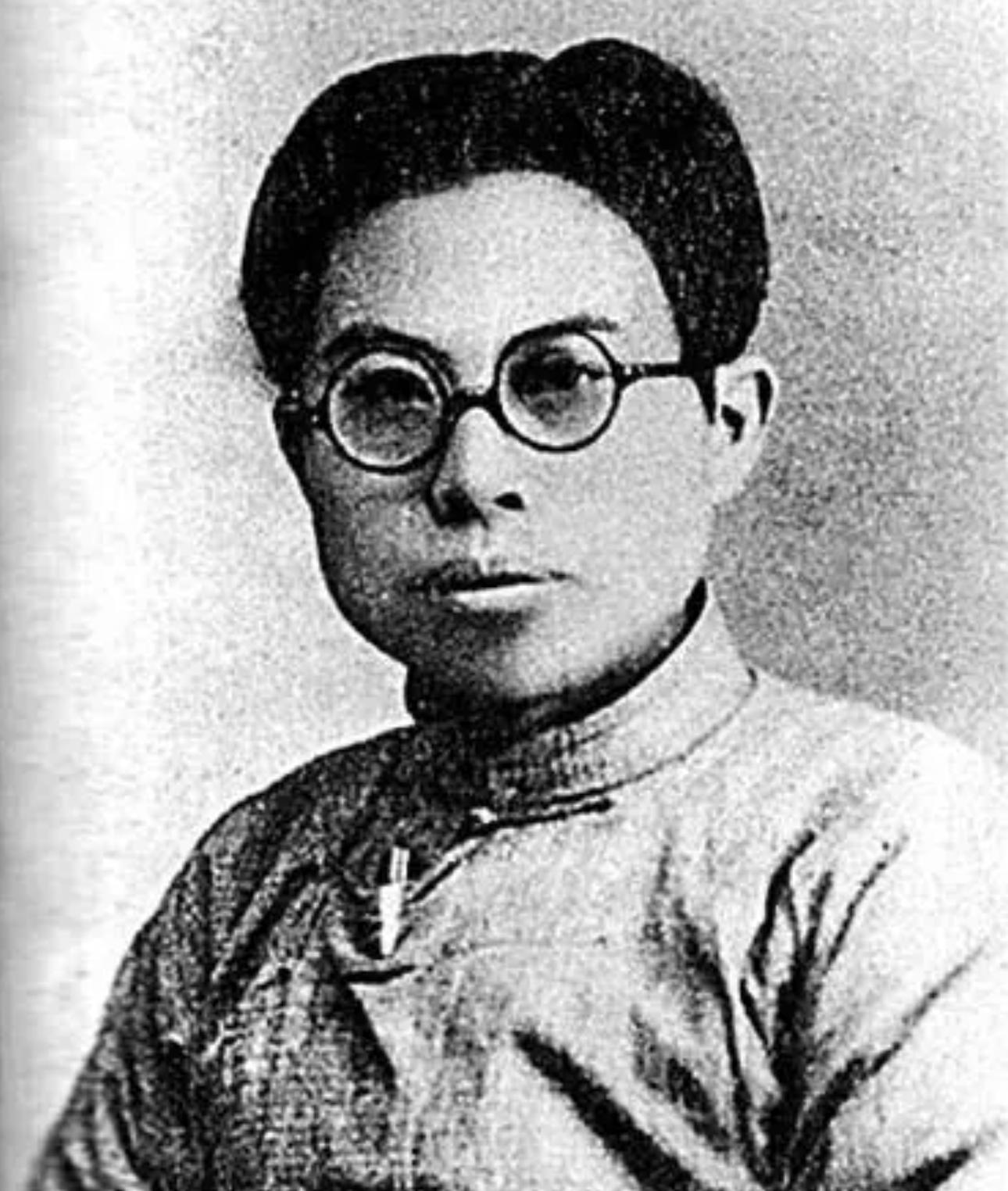 In 1982, after Zhang Aiping learned of Jiang Zemin's life experience, she was surprised and said