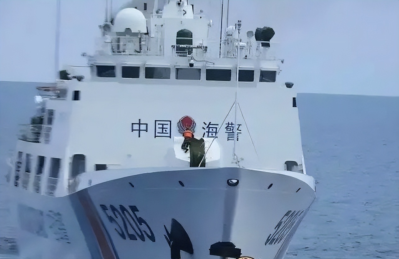 The Chinese Coast Guard Appeared On Thitu Island Moored At 2 Nautical 