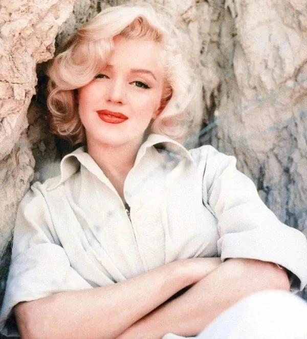 Marilyn Monroe, known as a sexy goddess, was only 36 years old when she - How Old Was Marilyn Monroe When She Died? Timeless Icon Remembered