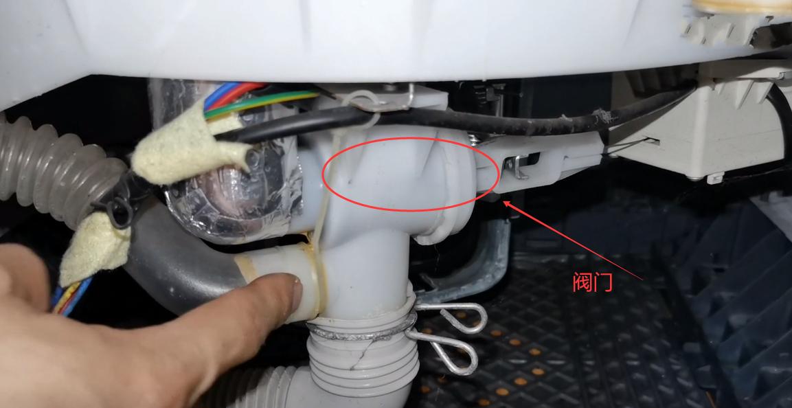 The washing machine does not store water in the water, the maintenance