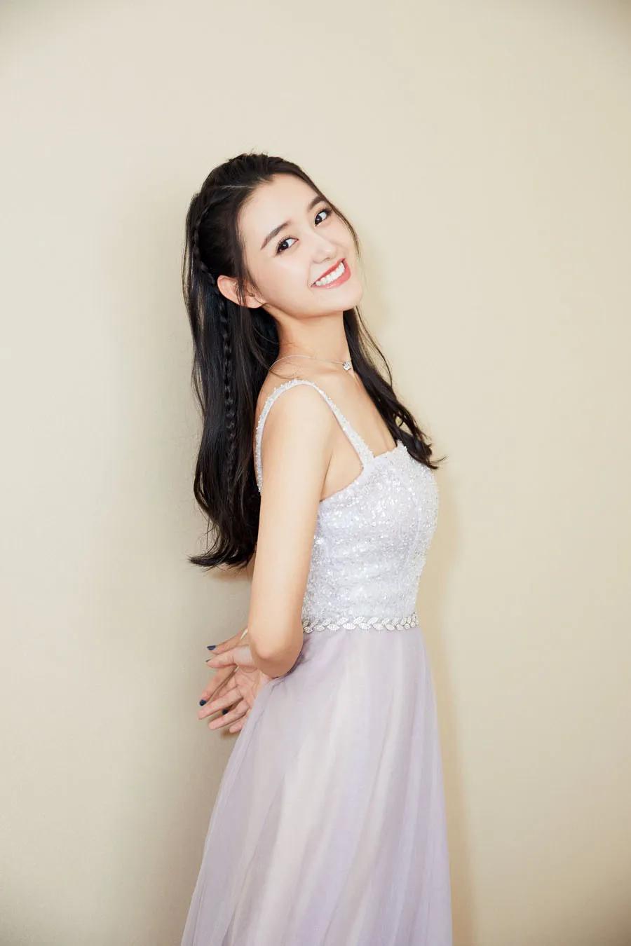 Pictures of Jiang Yiyi - iNEWS