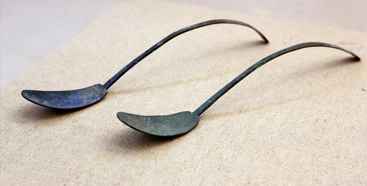 On the origin and development of ancient Chinese spoons, their status