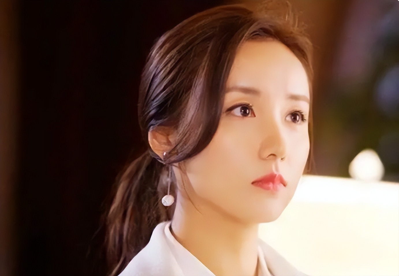 Hu Ge brought her into the industry, and Tang Yan made her famous. She