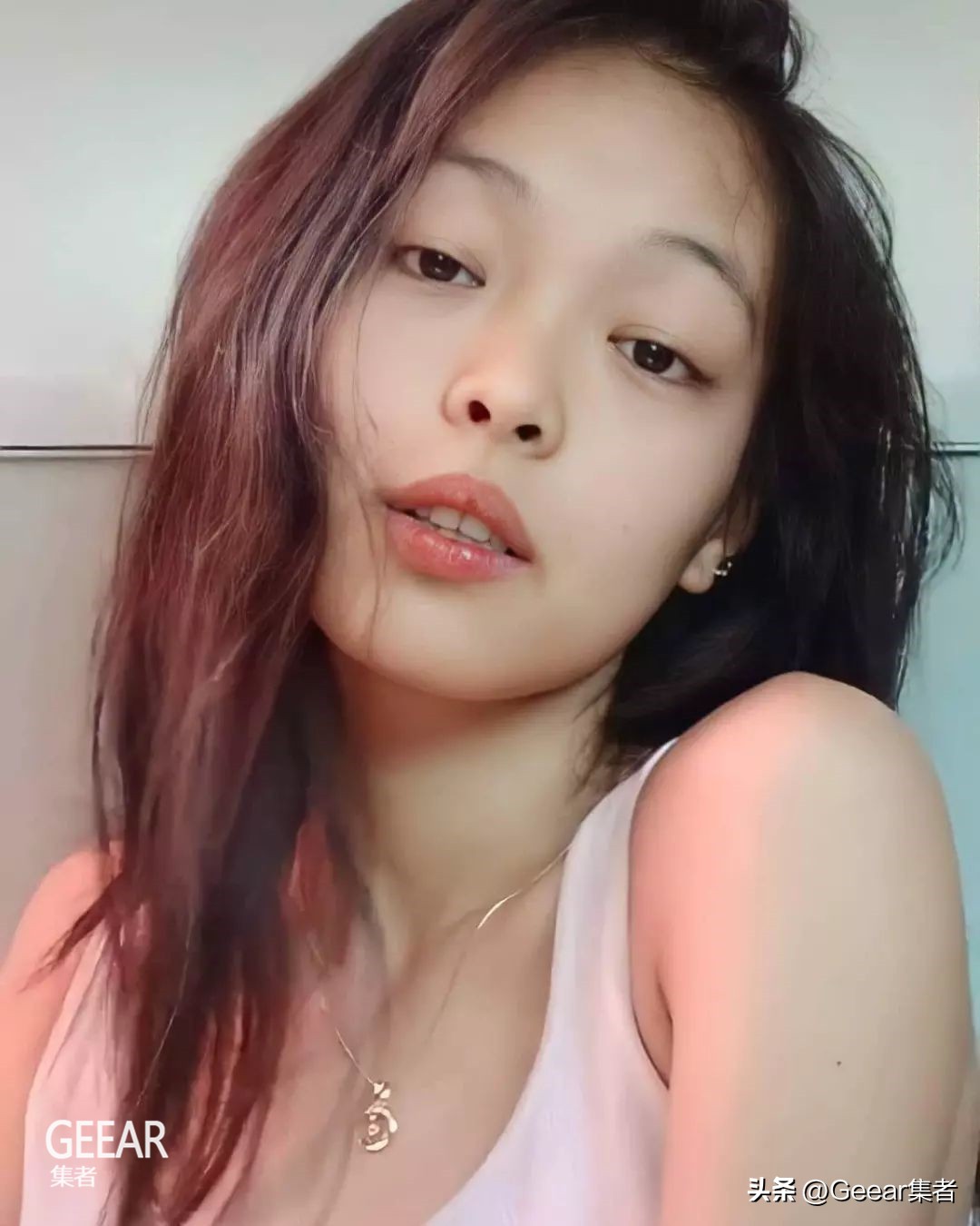 The celebrity girl became popular after bumping into Jennie's