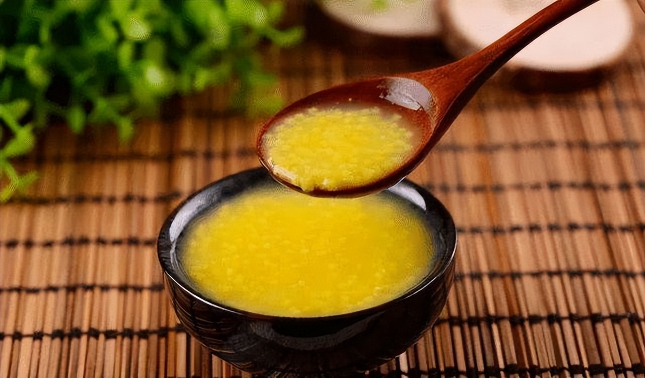 A 28yearold woman drank millet porridge to nourish her stomach, what