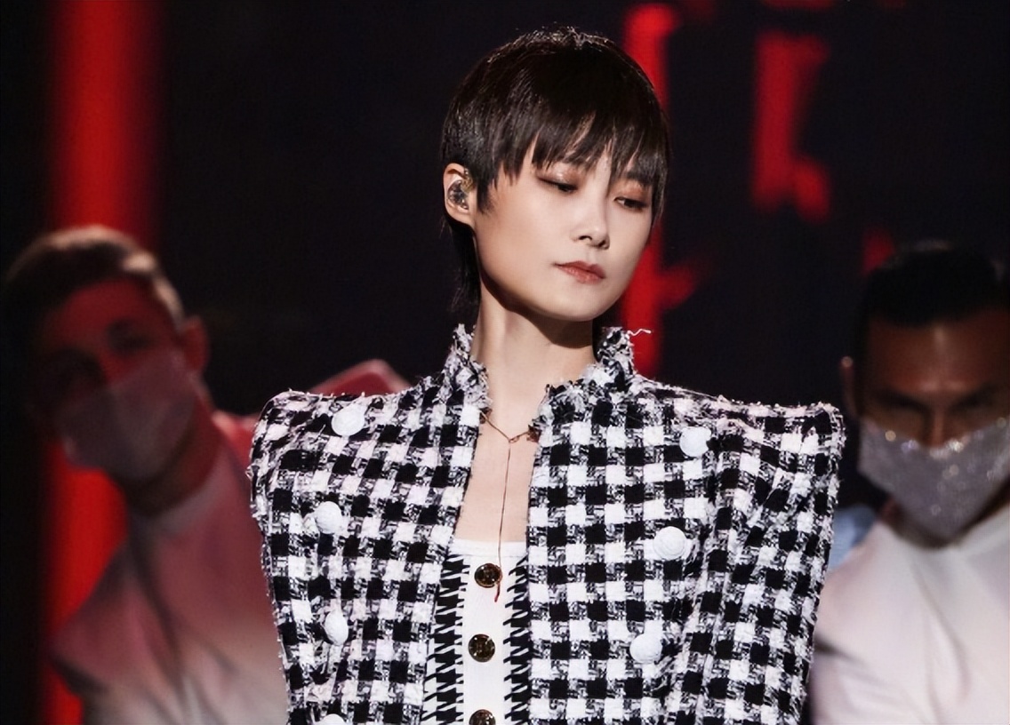 Hua Chenyu and Li Yuchun, two 