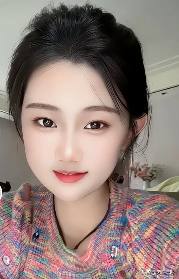 It's better to go to a hot pot restaurant for hot pot, or cook it at