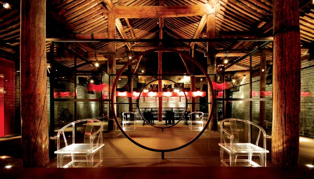 The difference between a bar, a a a club iNEWS