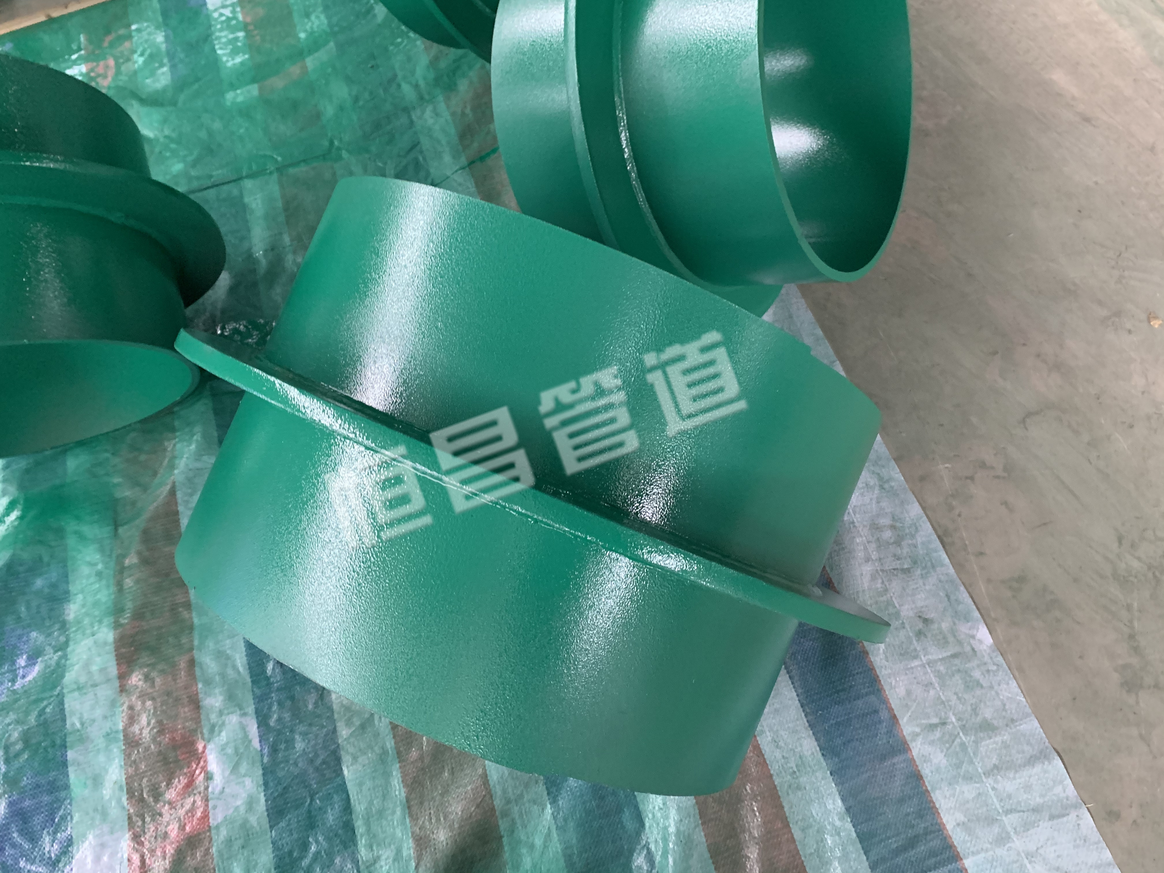 Rigid waterproof casing installation and sealing - iNEWS