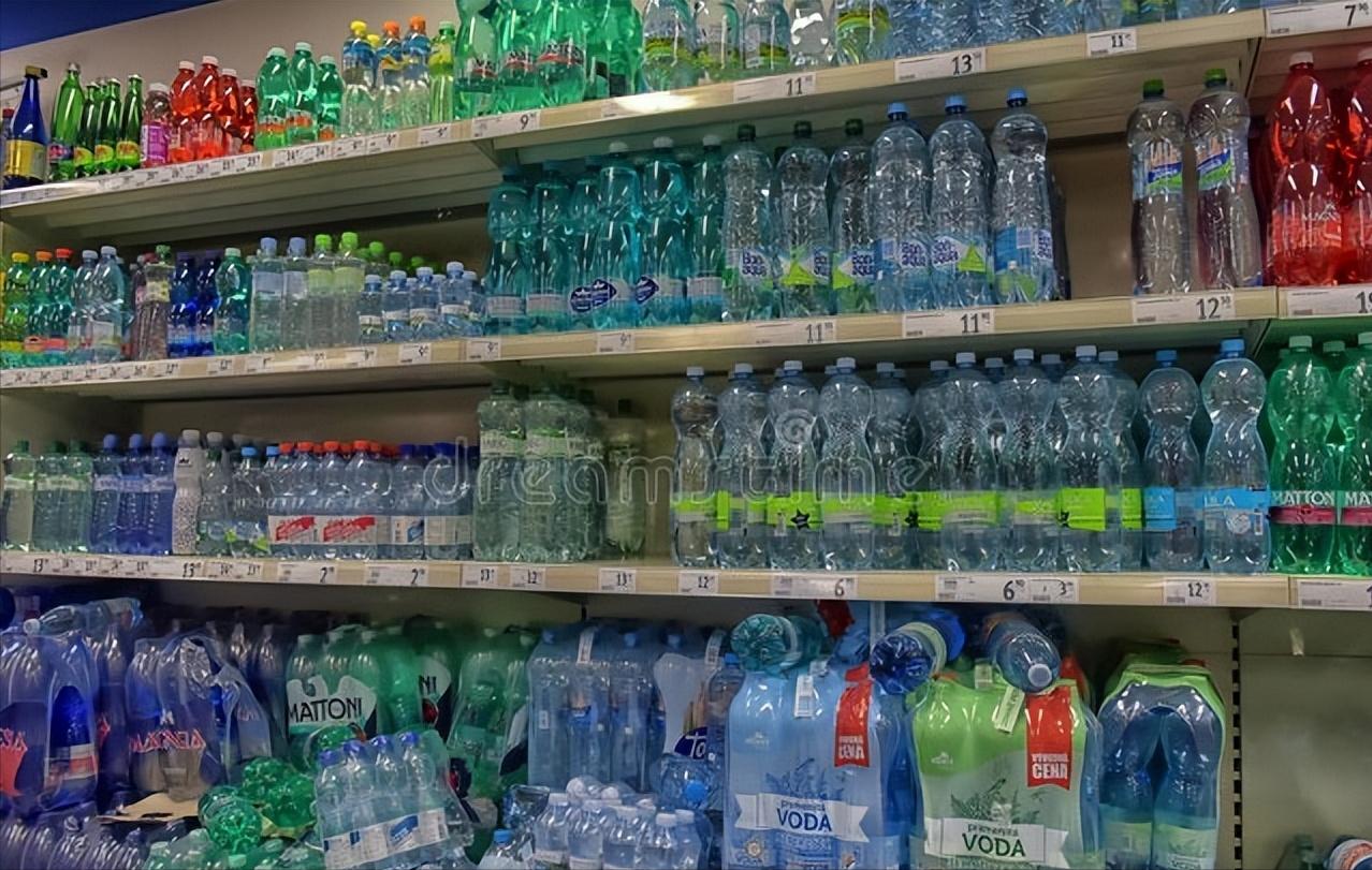 There is a kind of water that can cause cancer, not thousands of