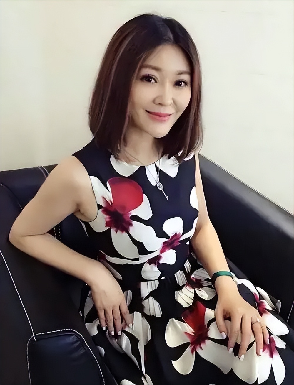 Beauty and controversy coexist, and the former CCTV host's black mud