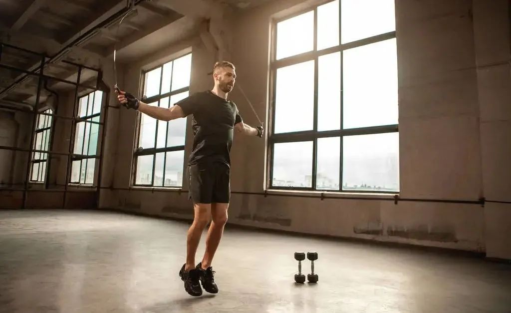 3 simple actions to save the fragile knees of middleaged people and