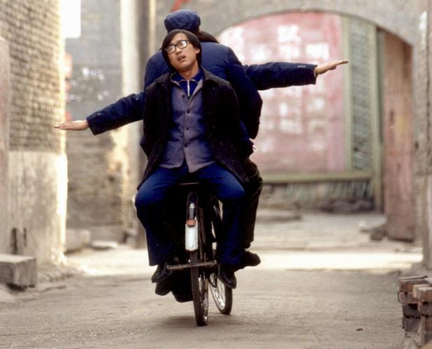 What do people live for?In "Platform", Jia Zhangke seems to give us the