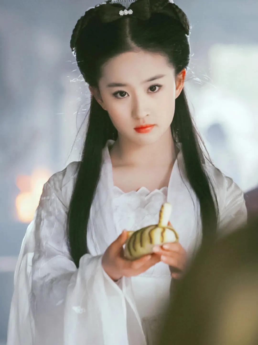 Little Dragon Girl Liu Yifei - iNEWS