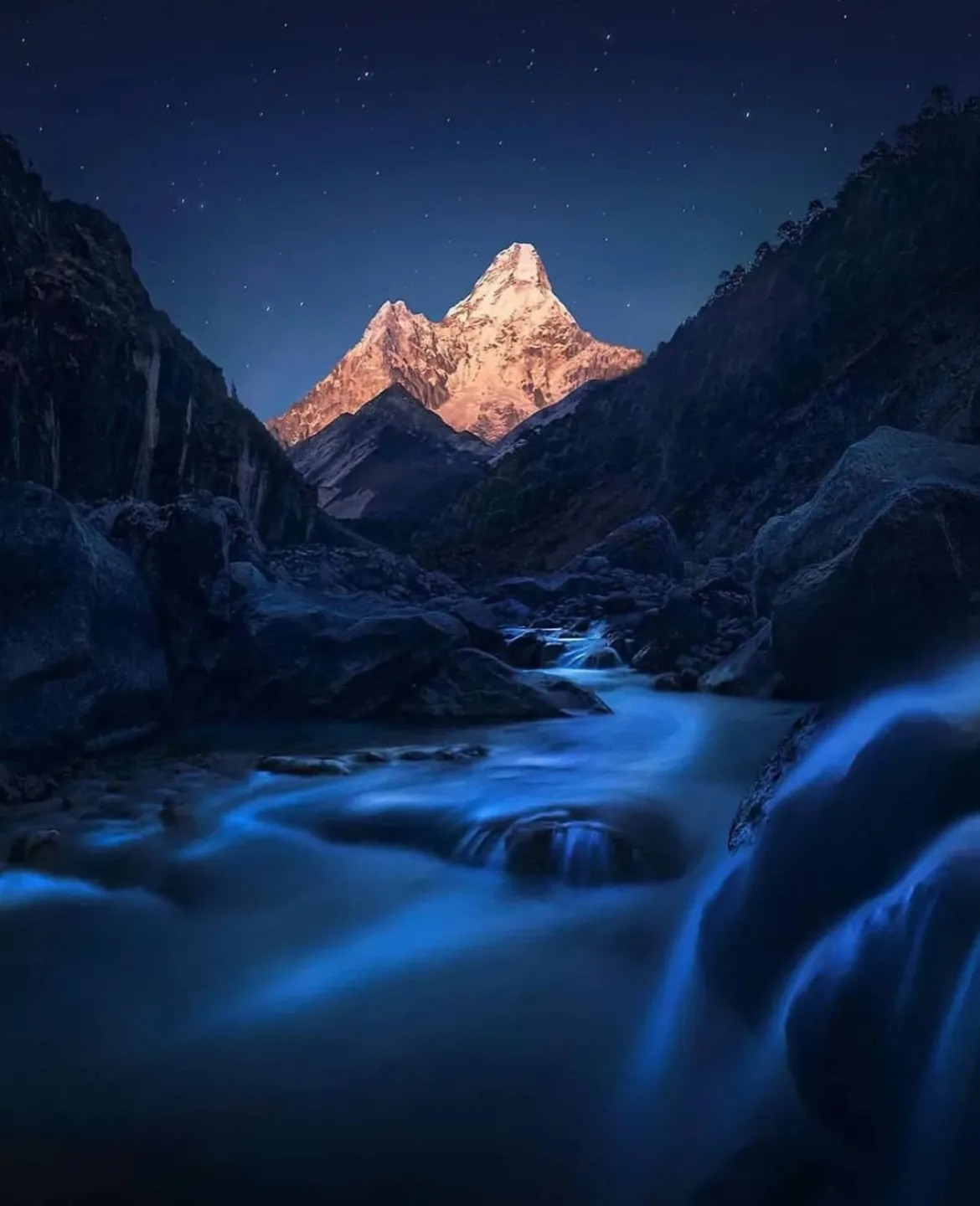 The magical Mount Everest - iNEWS