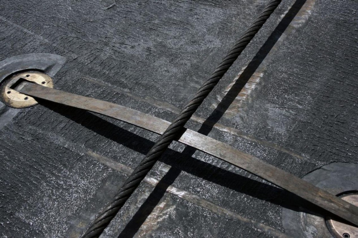 The most expensive rope in the world!How does the arresting cable stop ...