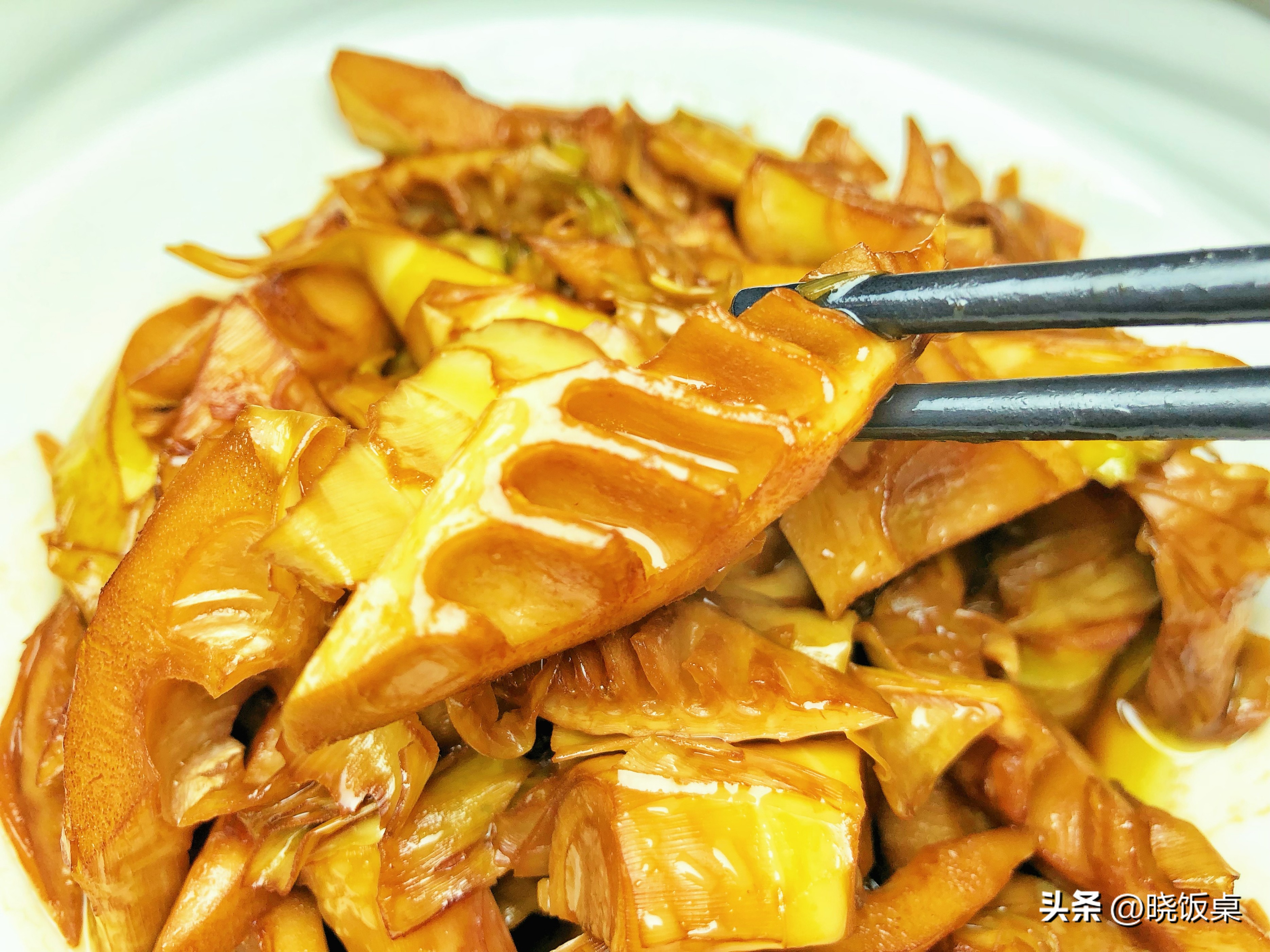 Braised spring bamboo shoots in oil must be eaten in spring, tender and ...