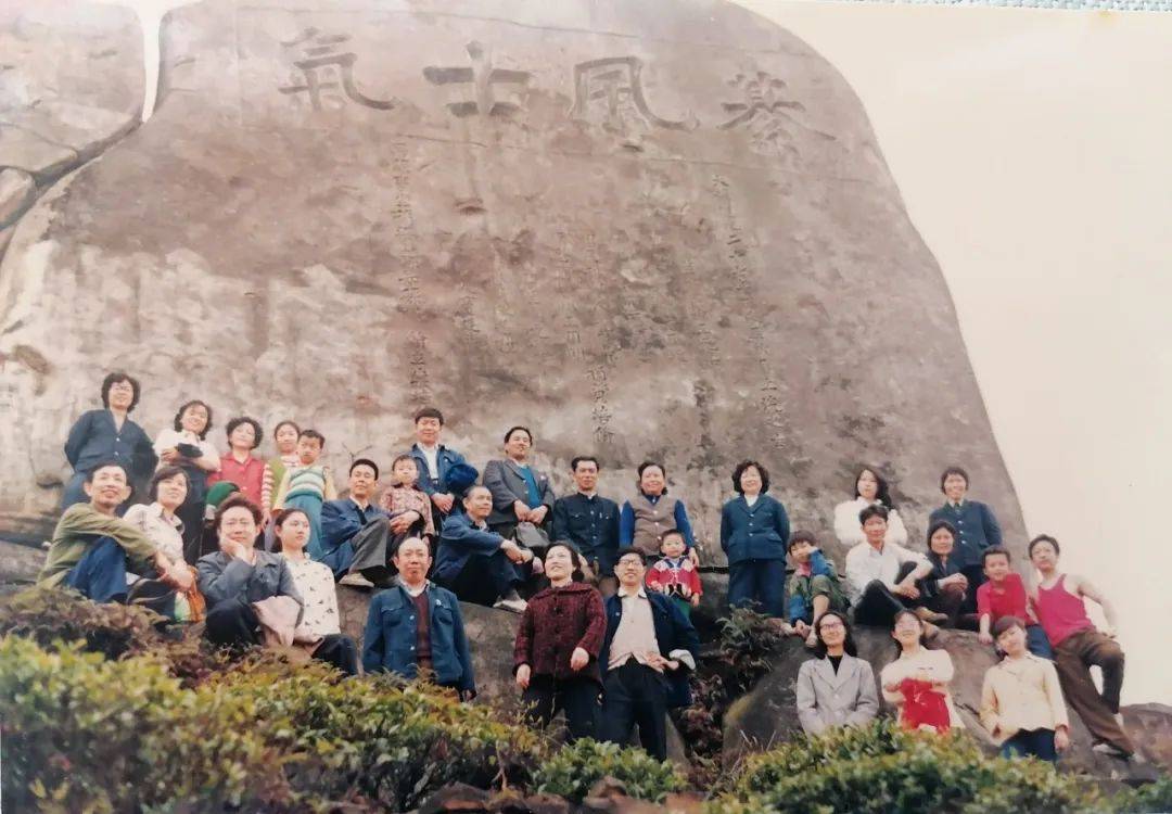 [Red Memories] Memories Deep in the Mountain‖Wang Yuee - iMedia