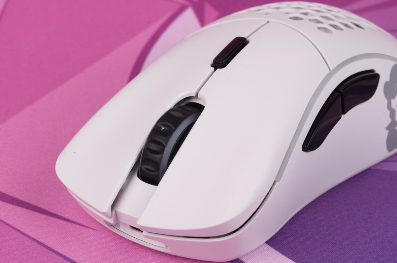 Glorious Model D wireless mouse experience iMedia