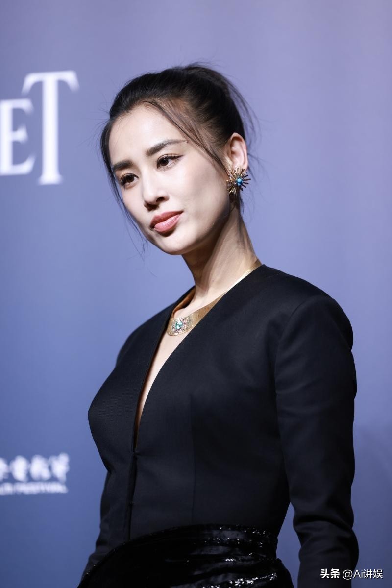 楊子首談黃聖依被封殺內幕,成名與周星馳有很大關係 - 頭條匯