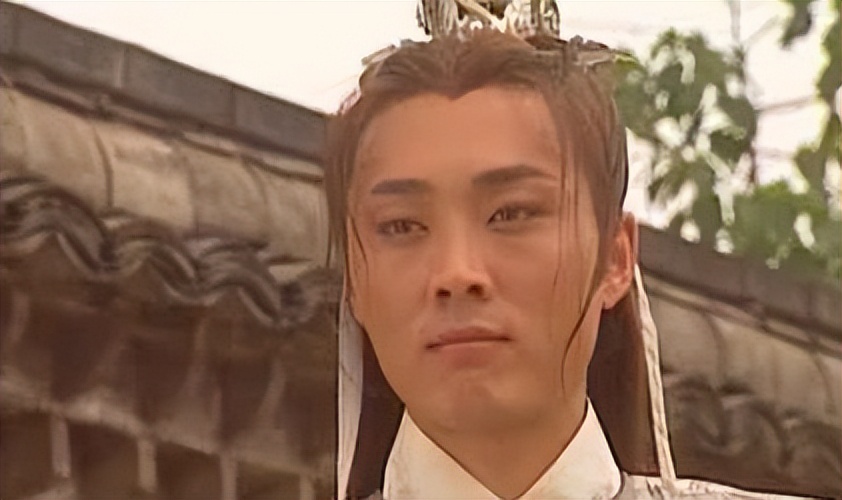 How many people in the Ming Dynasty had royal blood?By the time of the