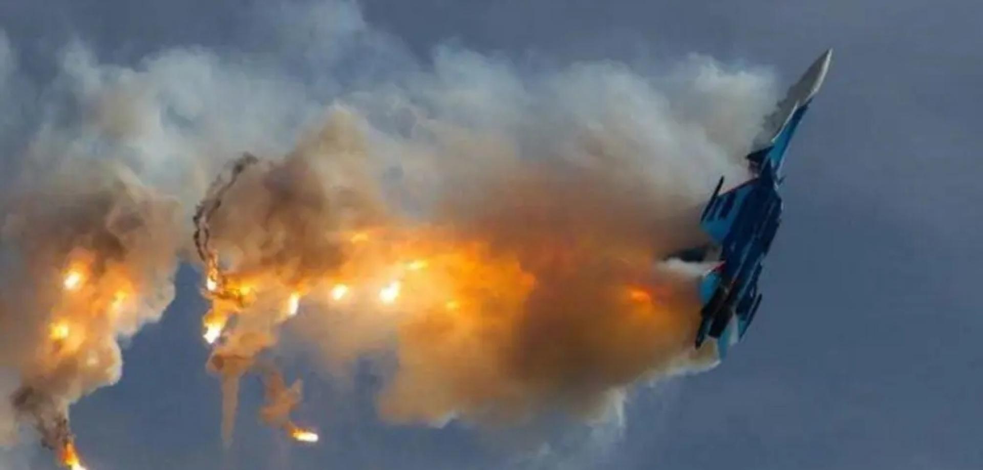 The Ukrainian Army Made A Shocking Blow! Shoot Down The Russian Tu-22 ...