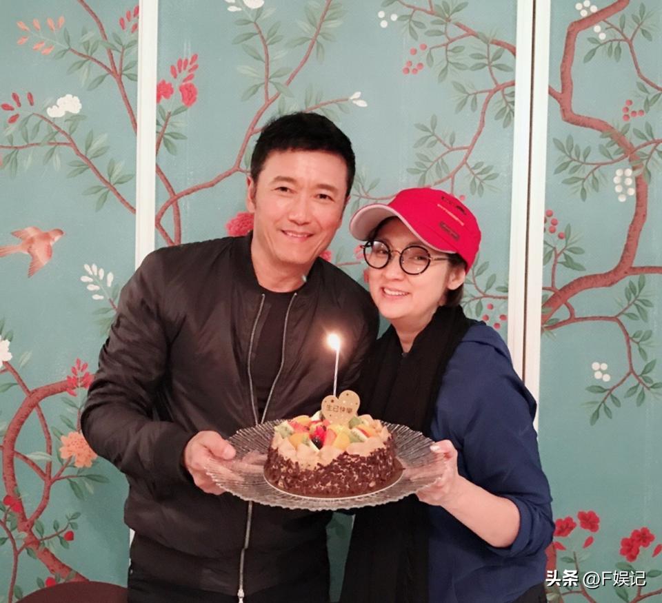 Miao Qiaowei’s birthday dinner with friends such as Alan Tam - iMedia