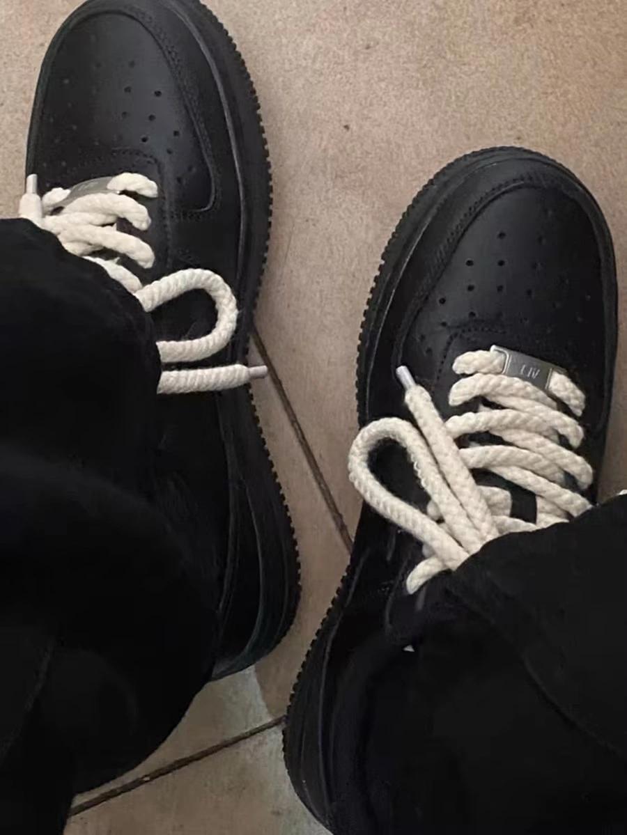 The treasure turned out to be this pair of AF1 black warrior shoes in many classic colors iMedia