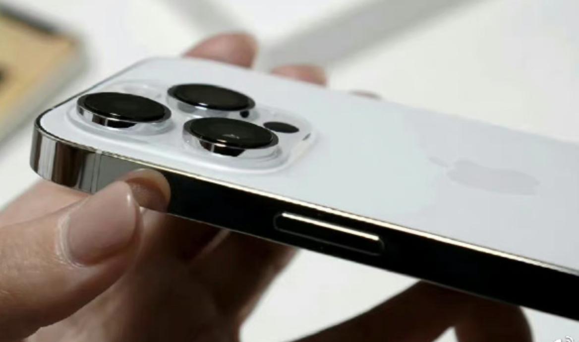 iPhone 16 Pro series exposure: using solid-state buttons + under-screen ...