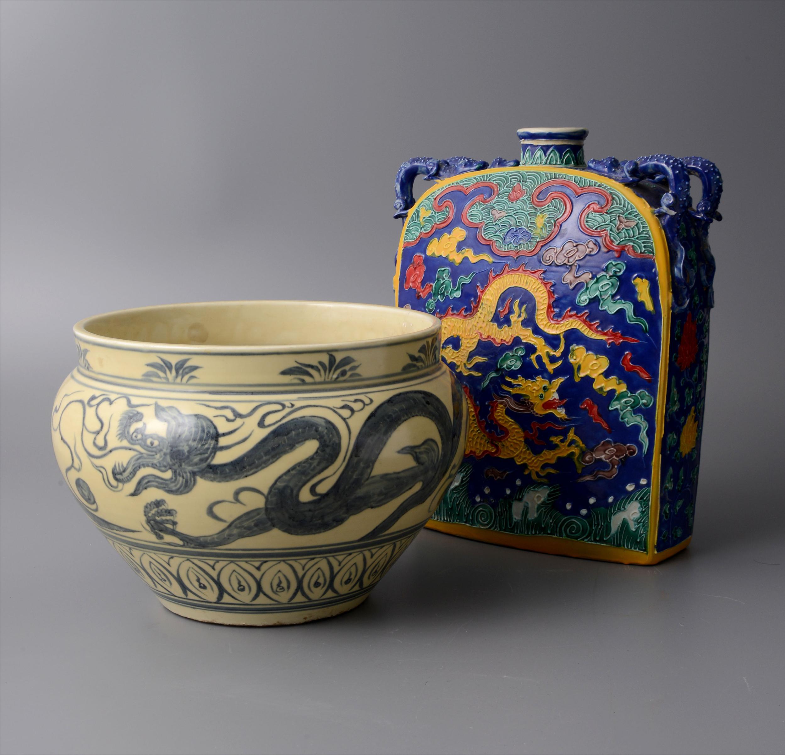 Explore the symbolic meaning of Qing Dynasty ceramic decoration and its