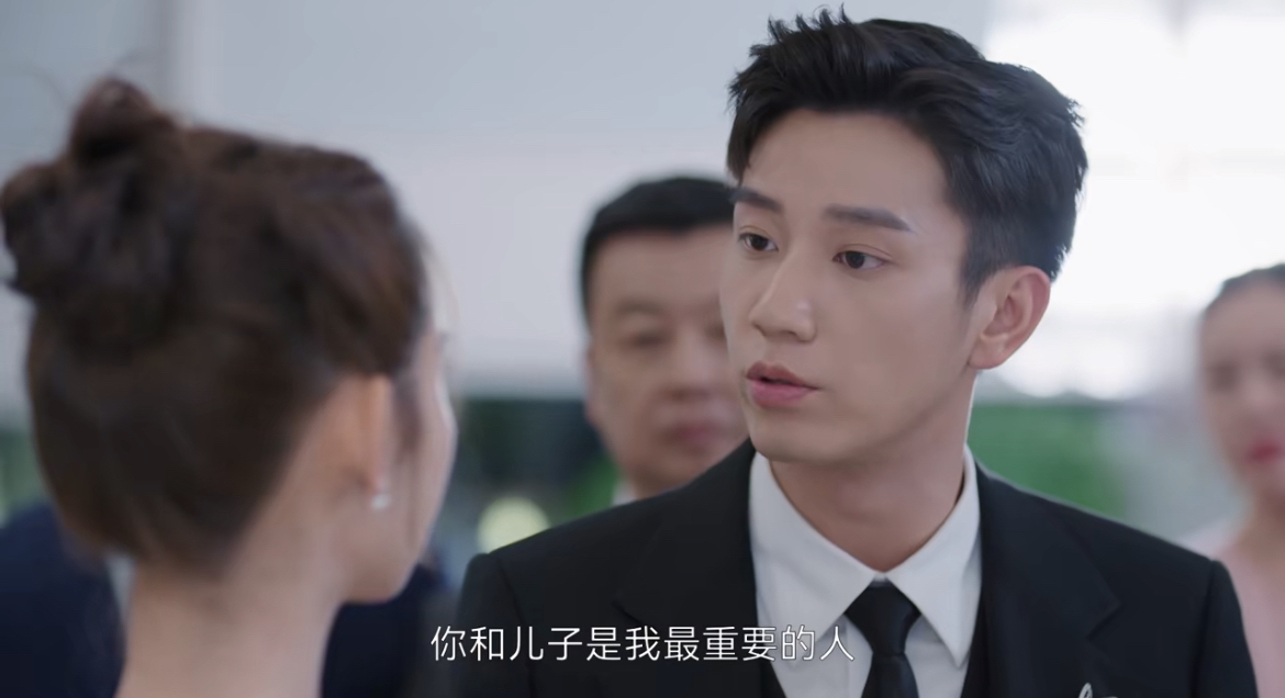 What you give me likes: Wang Ziqi's new love affair, the woman is not ...