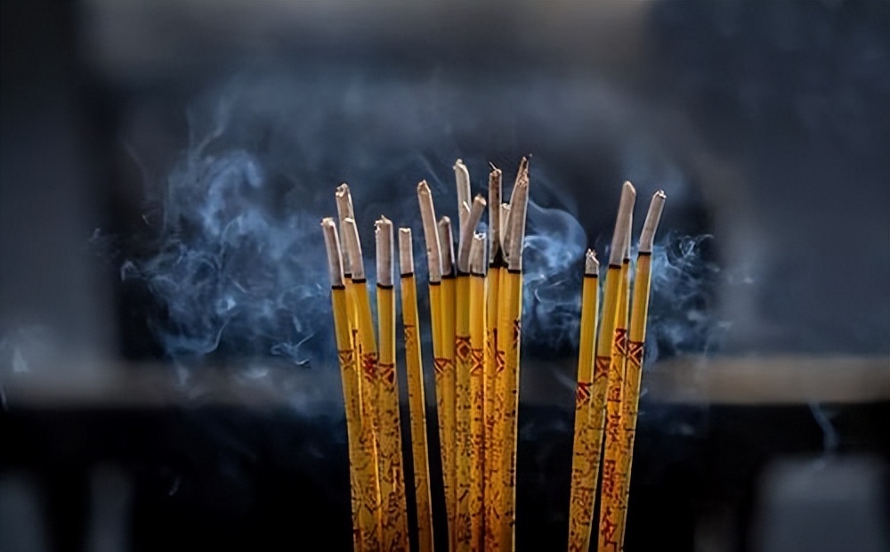 Why do you say "burning incense does not burn the head incense"? What is an incense stick and