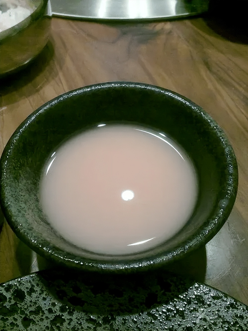 How can we tell the difference between fermented wine, distilled wine